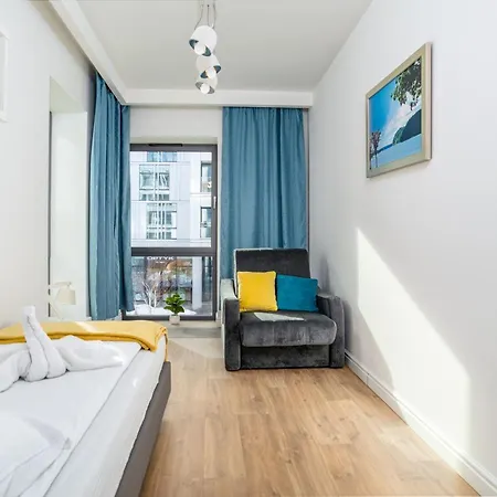 アパート Baltiq Plaza *